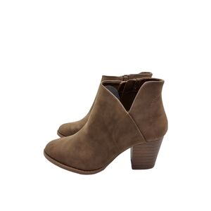 Qupid Women's Zip Up Ankle Heeled Boots -9